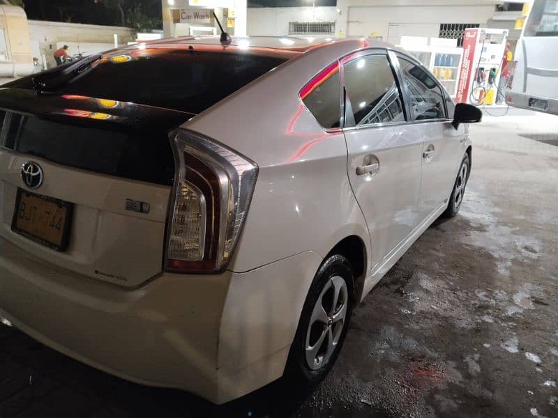 Toyota Prius 2014 5