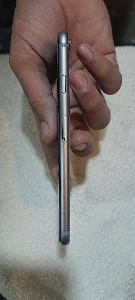 iPhone 6 10 by 10 condition 16 stroge and non pta 3