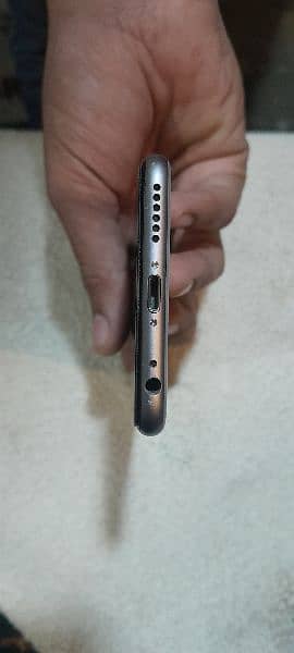 iPhone 6 10 by 10 condition 16 stroge and non pta 5