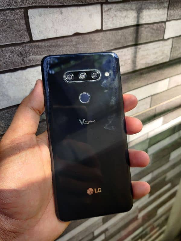 LG v40 thinq 3