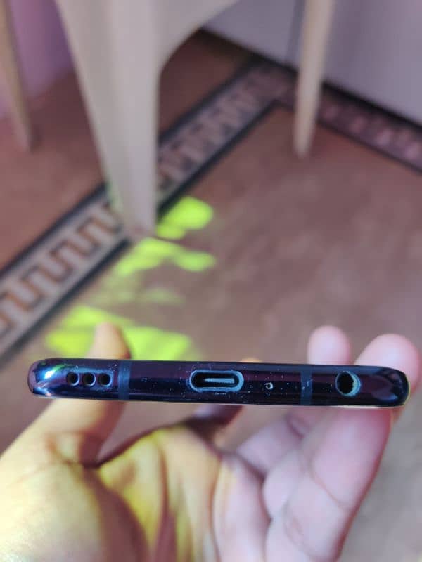 LG v40 thinq 4