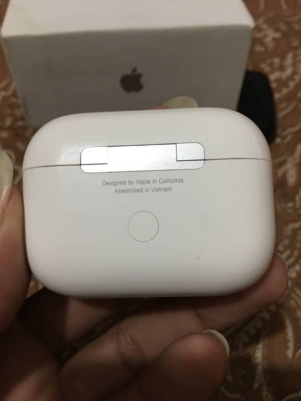 Apple AirPods Pro 4