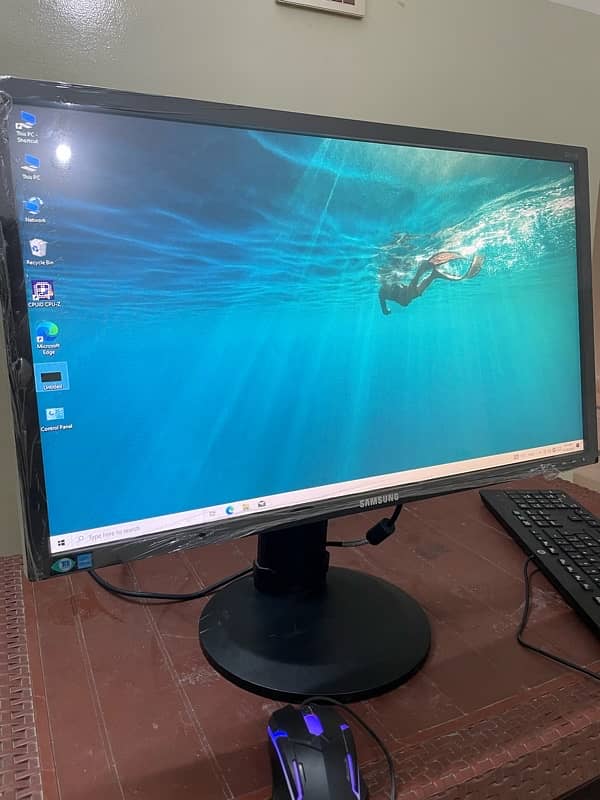 Samsung 24 inch led monitör in fresh condition 0