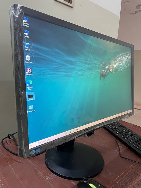 Samsung 24 inch led monitör in fresh condition 1