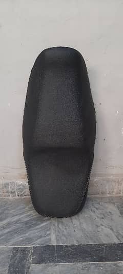 Suzuki GS 150 seat for sale