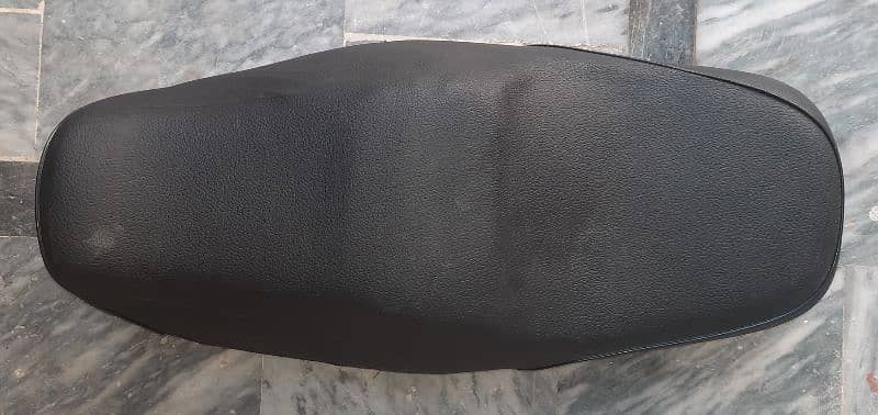 Suzuki GS 150 seat for sale 2