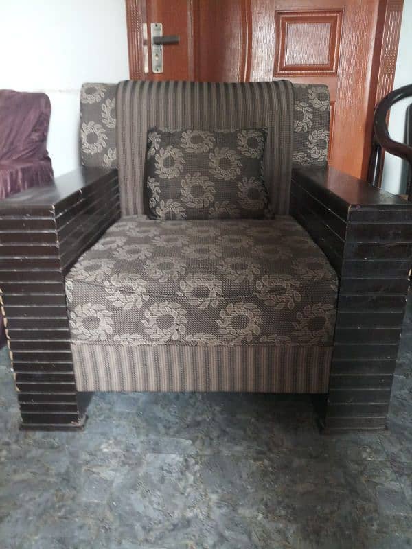 5 seater Sofa with Tables 1