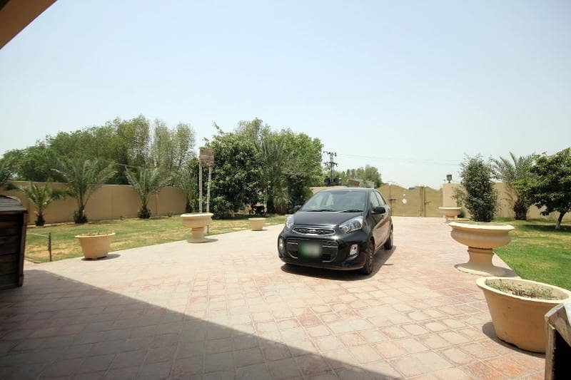 6 Kanal Lavish Farm House For Sale 4