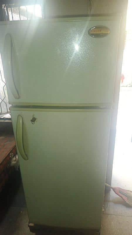 Fridge bilkul okay hai 03004927357 WhatsApp number 1