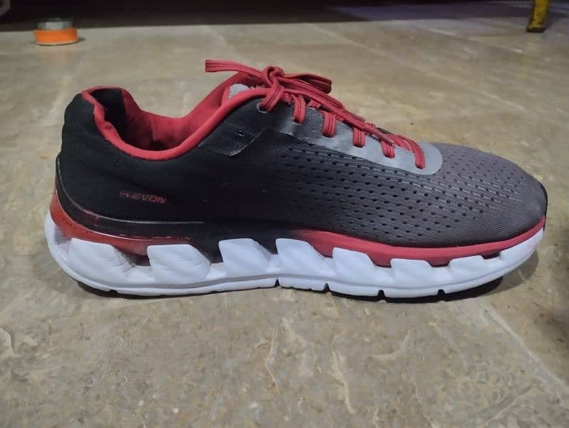 HOKA BRANDED SHEOS FOR SALE 1