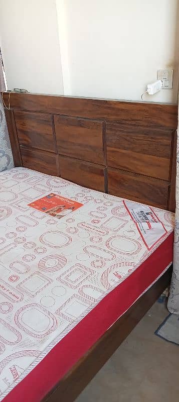 queen bed with mattress 2