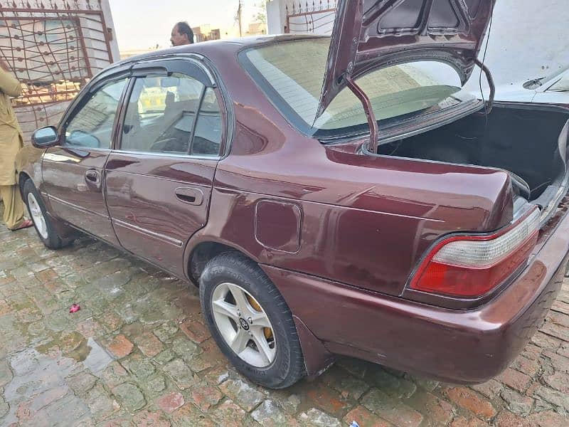 Toyota Corolla 2.0 D 2001 7