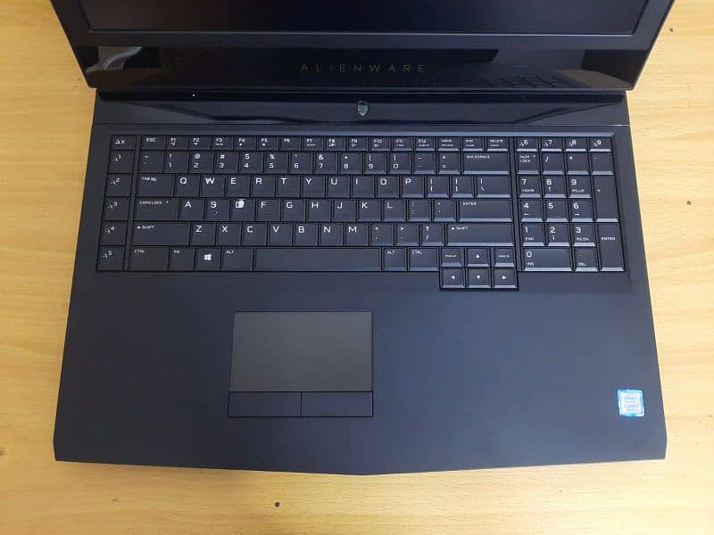 Alienware 17 R4 3