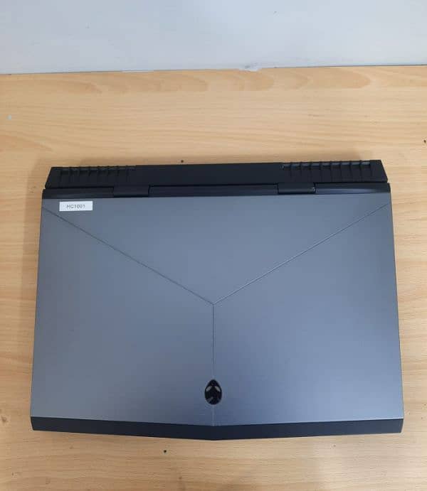 Alienware 17 R4 4