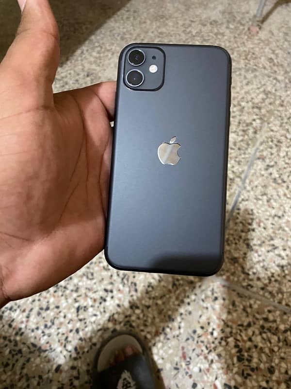 I PHONE 11    10/10 condition   64 gb 0