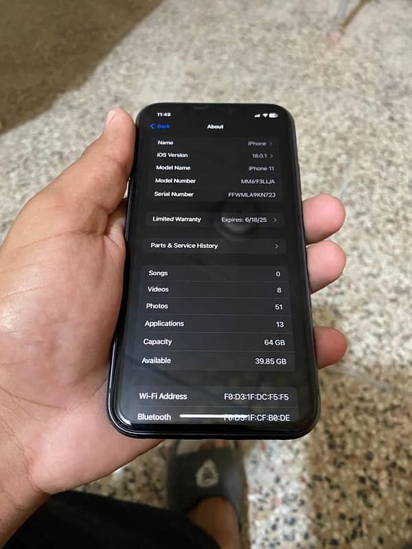 I PHONE 11    10/10 condition   64 gb 6