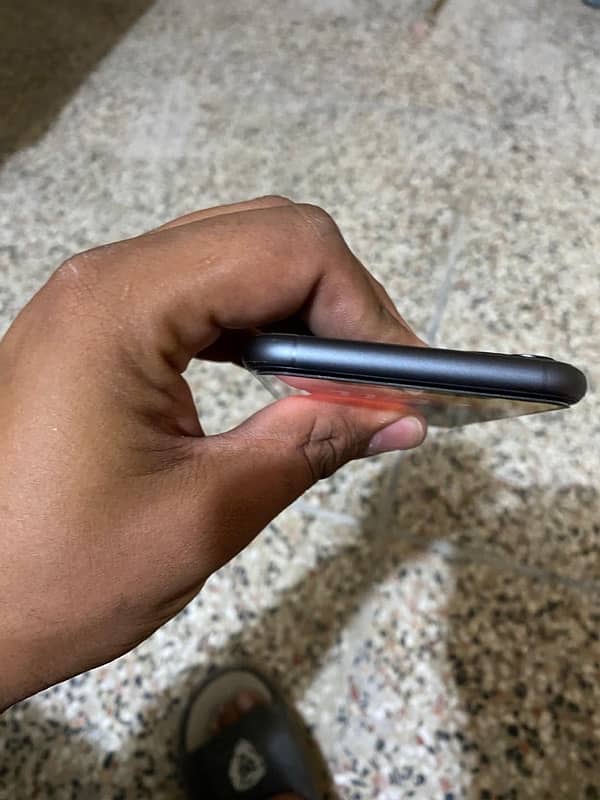 I PHONE 11    10/10 condition   64 gb 10