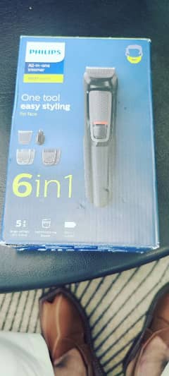 Hair and beard trimmer