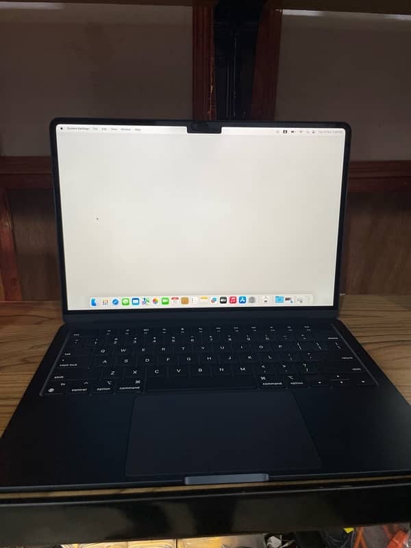 Apple Macbook Air M2 Brand New Just 5 Battery cycles 4