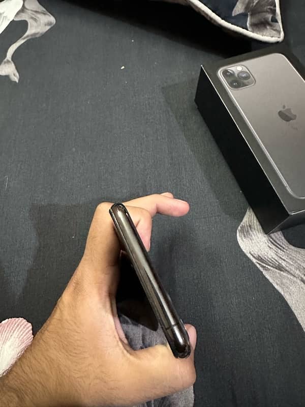 iphone 11 pro max 64gb NON PTA 3