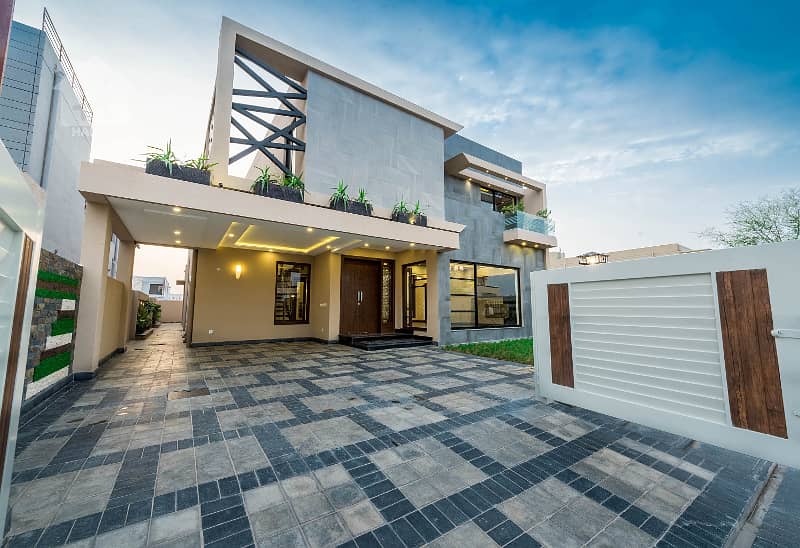 Spectacular Brand New Outclass Construction House Available For Sale 0