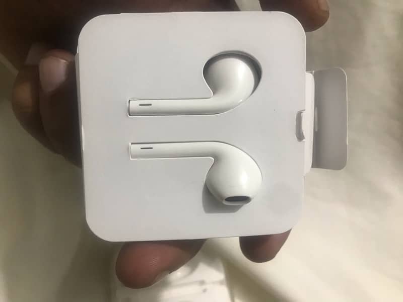 Apple Orignal Handsfree - sealed pack -Apple Airpods 3.5mm 1