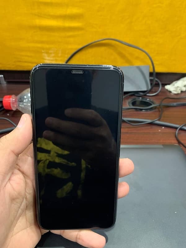 iphone 11 pro max 2