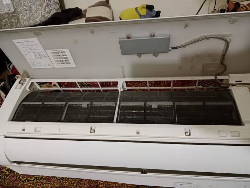 Haier 1 ton DC inverter ac for urgent sale 0.3. 2.5. 4.1. 8.2. 6.2. 2 1