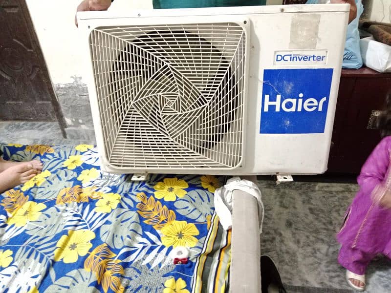 Haier 1 ton DC inverter ac for urgent sale 0.3. 2.5. 4.1. 8.2. 6.2. 2 2