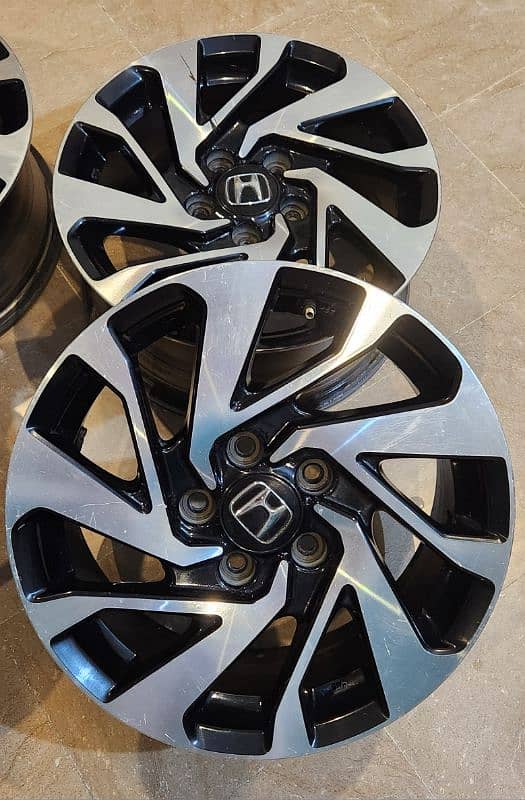 Alloy Rims of 16" 2