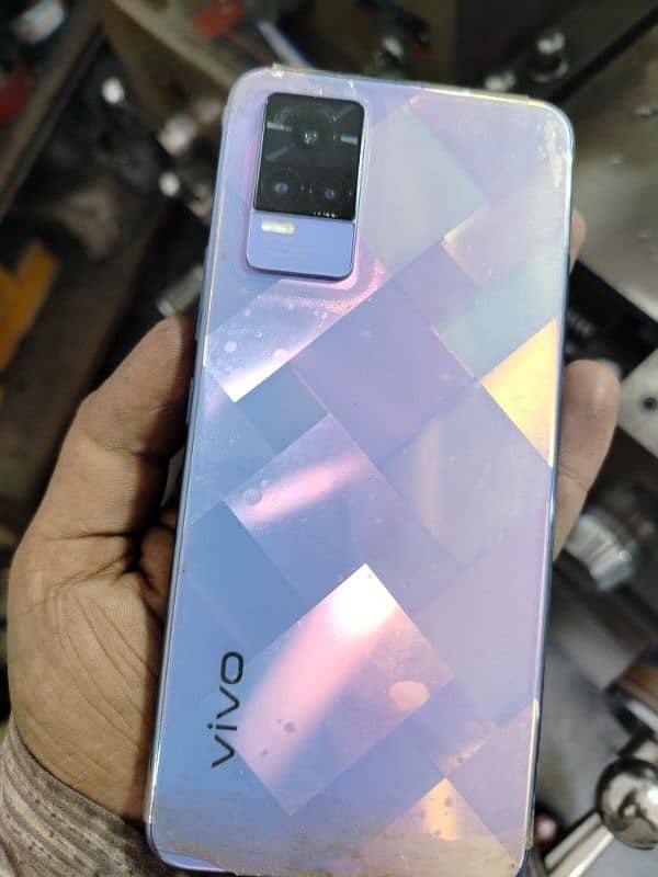 vivo v21e mobile or charger ha bas 3