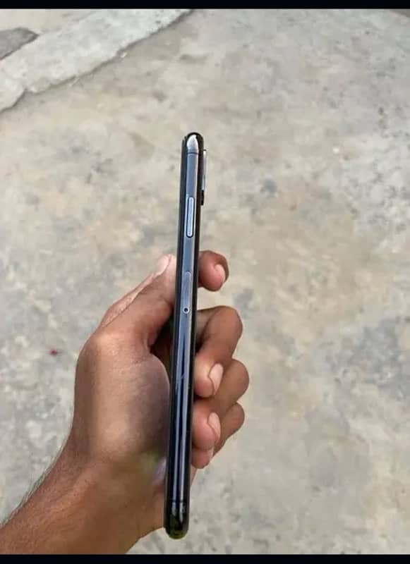 i phone Xs Max Non PTA 64 Gb Exchange with Samsung 4