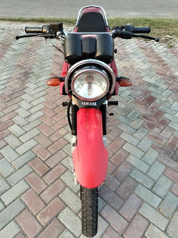 Yamaha YBR 125G Model 2022 Km 11000 Total Genuine bike 5