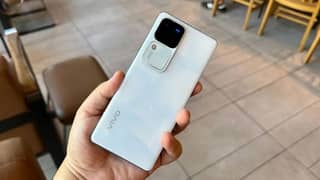 Vivo v30 12/256 complet box