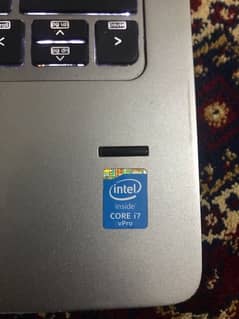 hp / intel CORE i7 vPro / 4 gb RAM / 100 GB ssd Storage