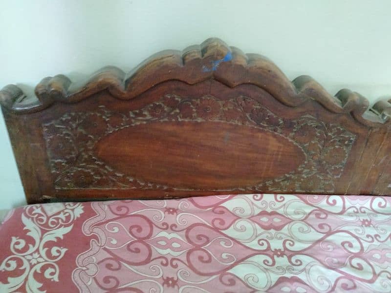 Heavy good wooden bed'$ 3