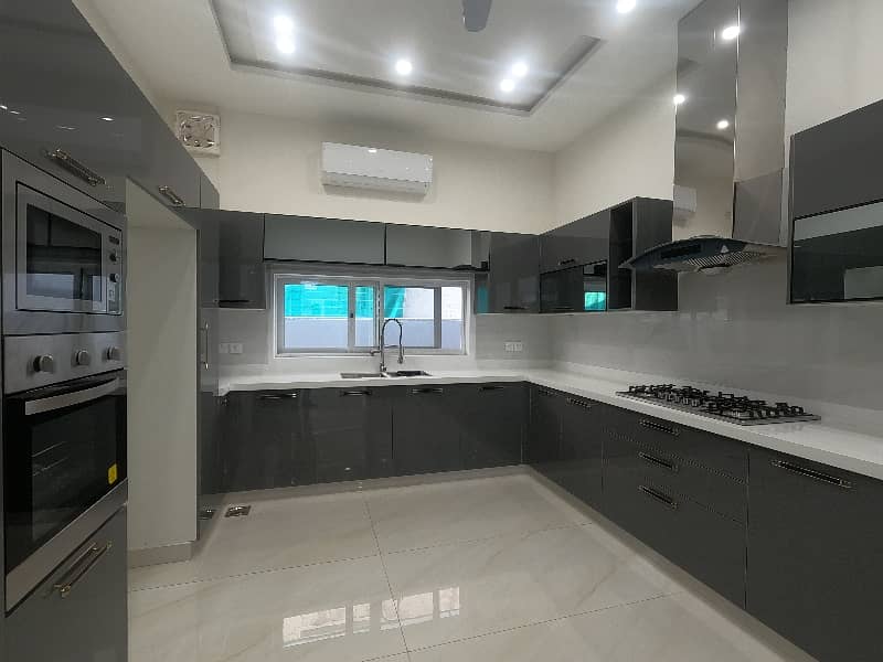 A Great Choice For A Prime Location 1 Kanal House Available In DHA Phase 2 - Block S 8