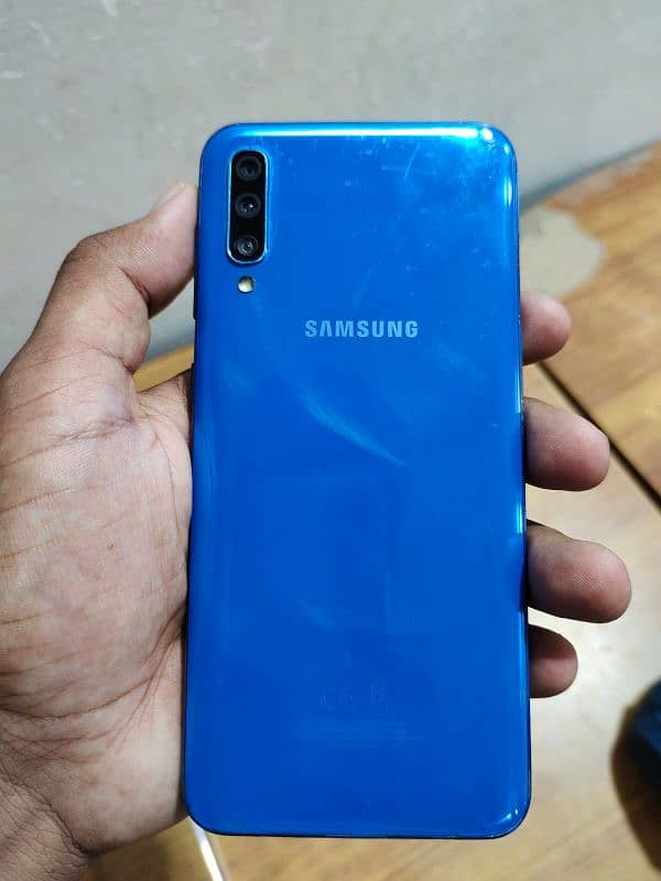 Samsung Galaxy a50 6gb 128gb read Add 0