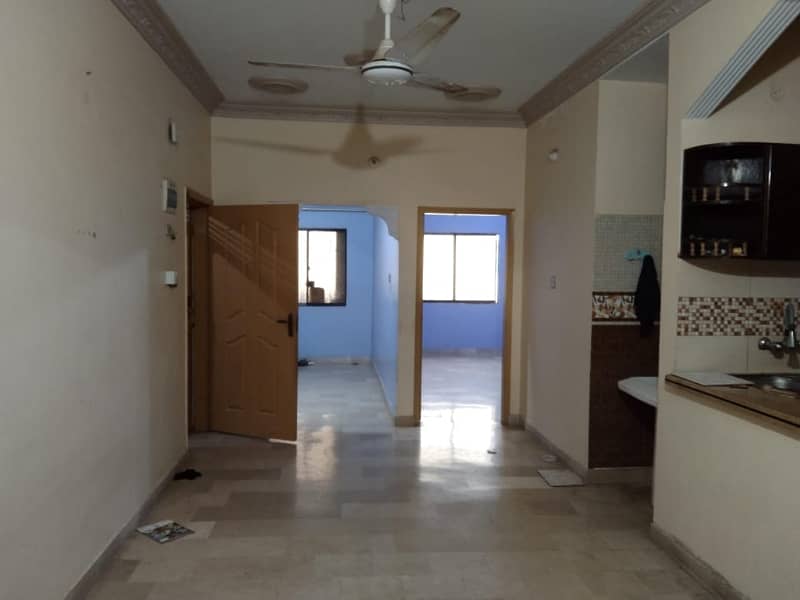 3 bedroom lounge portion for rent nazimabad 3 6