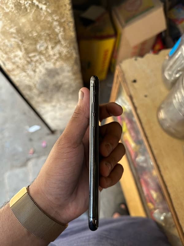 iPhone XS non pta 78 bettery health 64 LLA model ha 12