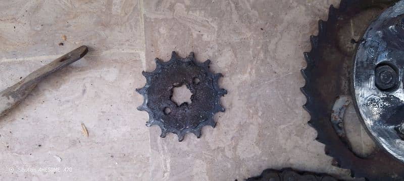 70cc chain sprocket with cuffling good condition 2