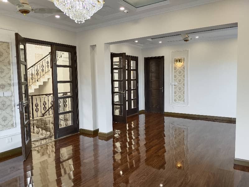 FULL BASEMENT LUXURY 7 BED ROOMS HOUSE URGENT SALE 17