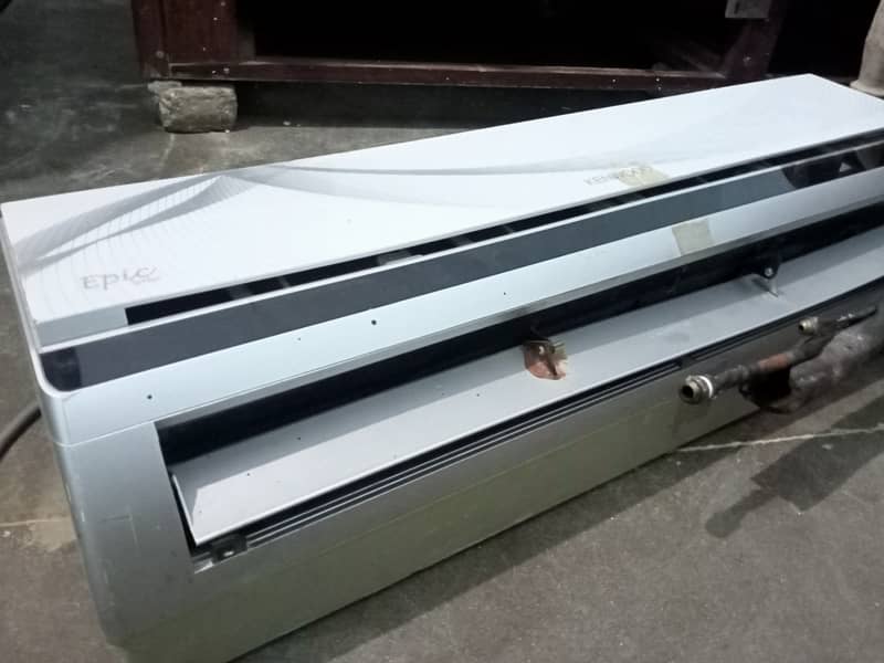 Used ac only for sale price 12000 only 1