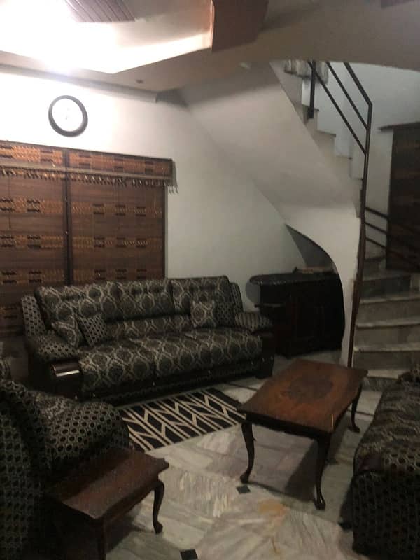 JOHAR TOWN BLOCK N 8 MARLA OWNER BULID HOUSE FOR SALE 4