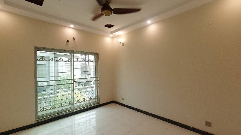 In Paragon City - Imperial 1 Block House For sale Sized 5 Marla 14