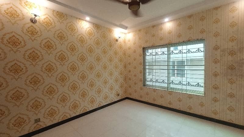 In Paragon City - Imperial 1 Block House For sale Sized 5 Marla 16