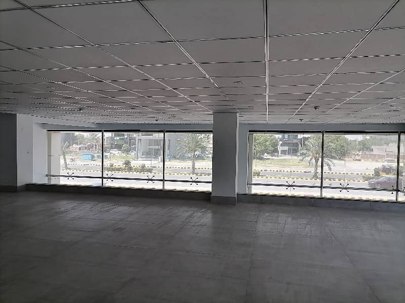 Well-Constructed Ground Floor Office Available For Rent In Paragon City - Broadway 0