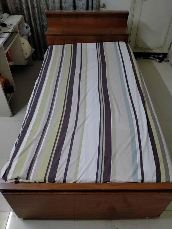 Single bed with box for stotage 1