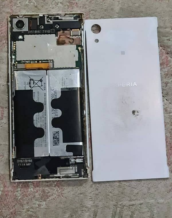 Sony Xperia XA1 (3/32) 4