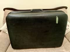 Medium size suit case